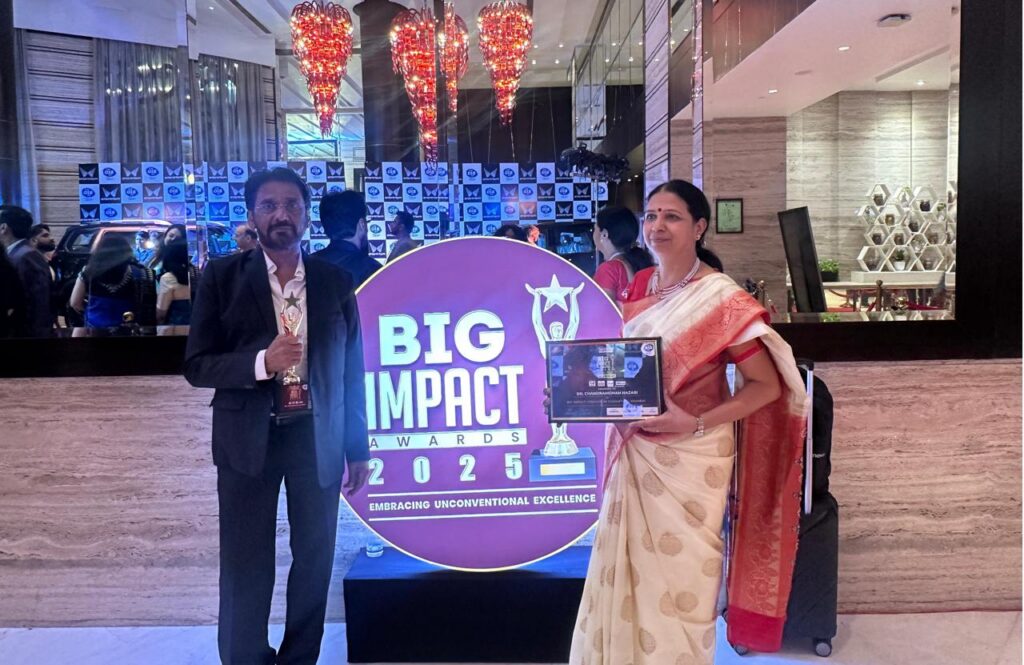 Dr Chandramohan Singh Hajari and his wife at the Big Impact Awards 2025 ceremony in Mumbai